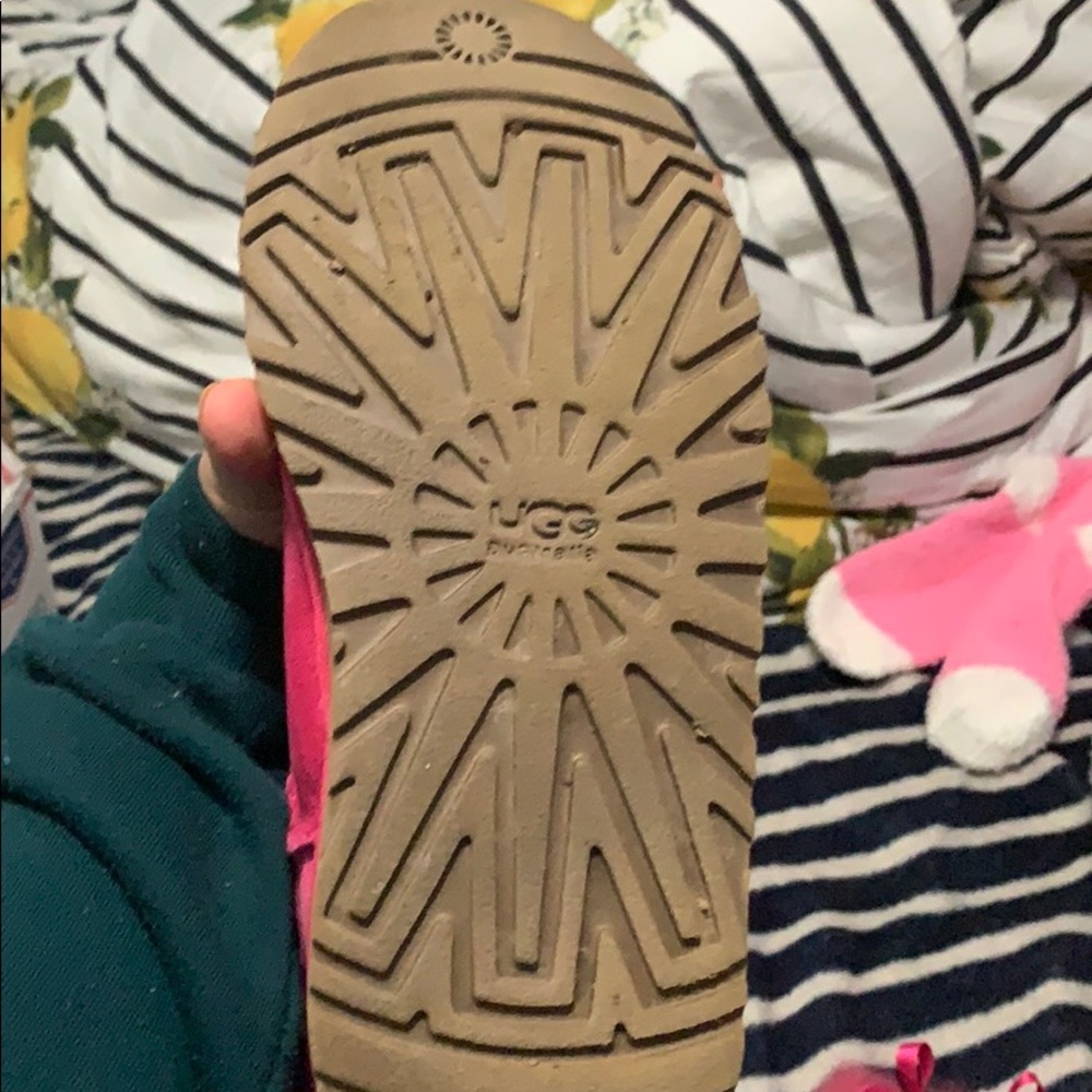 Uggs - Picture 4 of 4